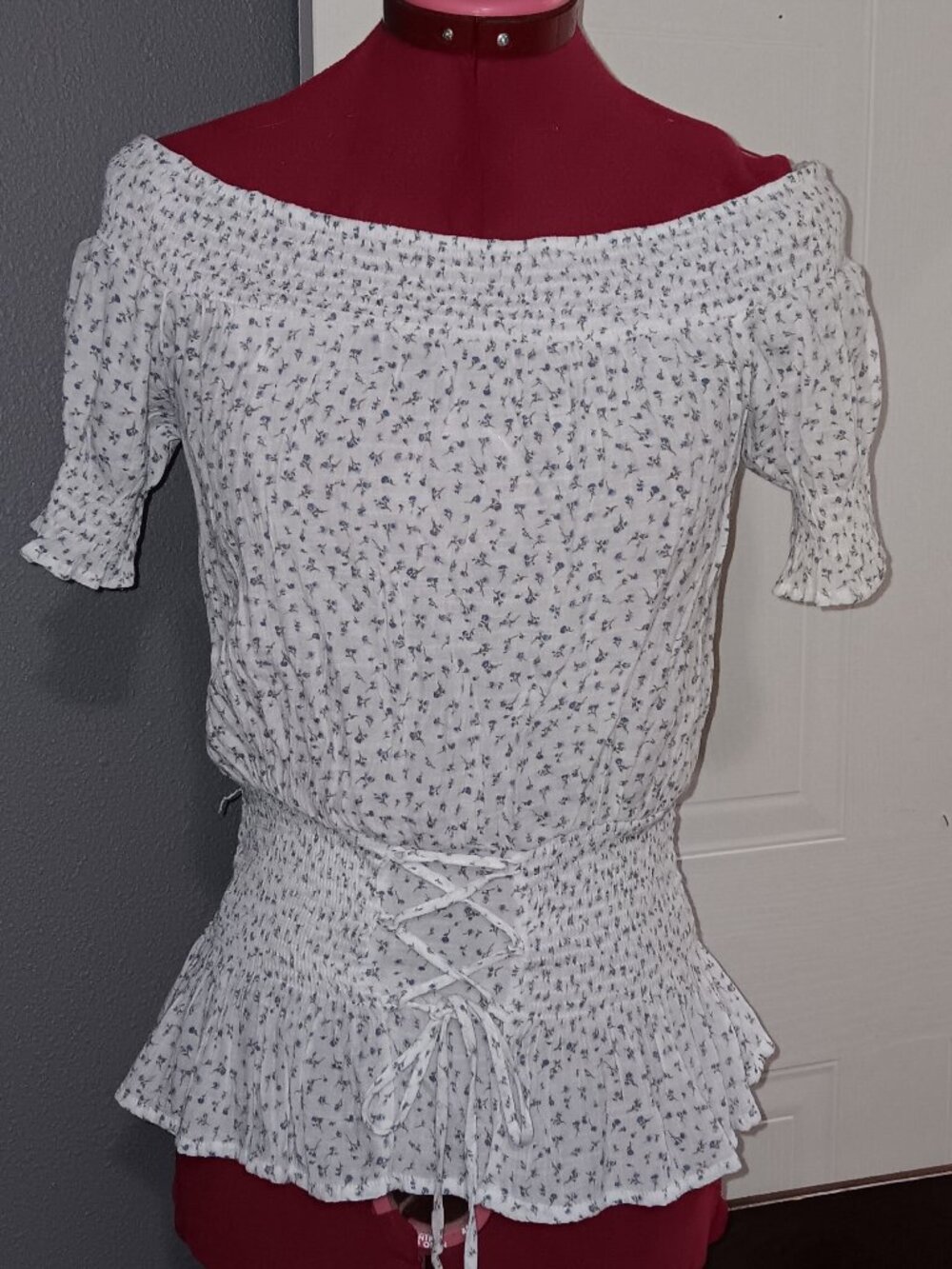 Sweet Wanderer White Floral Off-The-Shoulder Smocked Peplum Top Size M